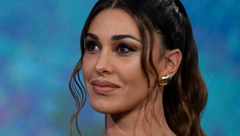 Belen Rodriguez: Santiago stupisce tutti